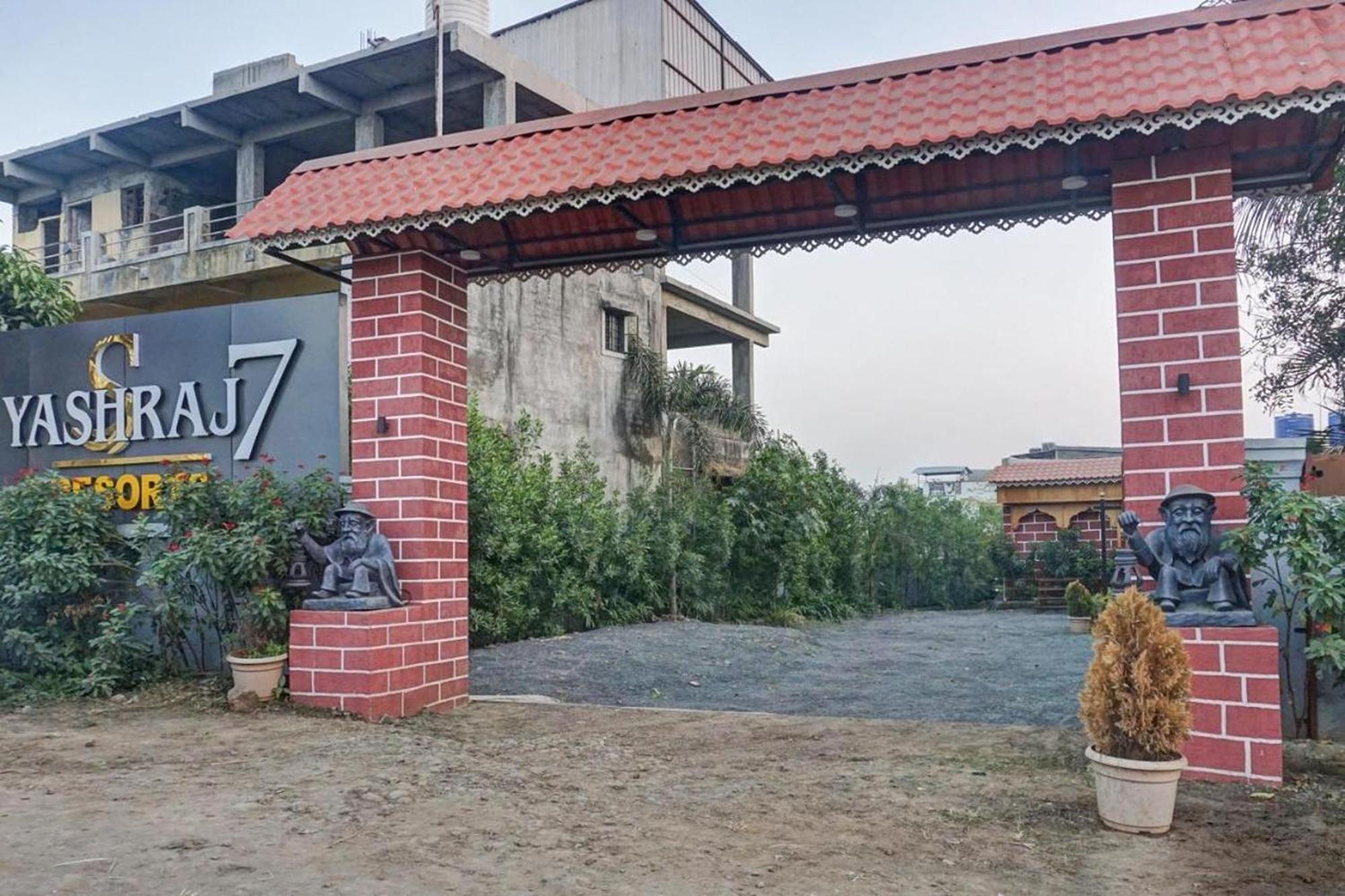 Yashraj Resorts Somatane Buitenkant foto